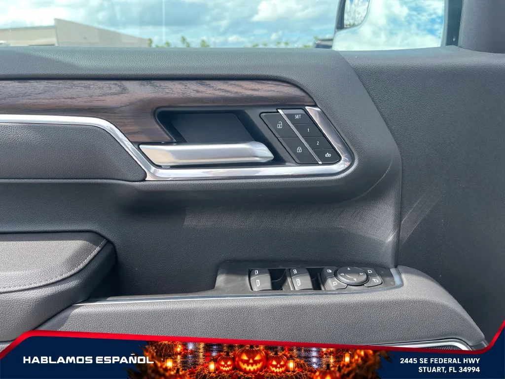 New 2026 Glacier White Tricoat GMC SLT image 22