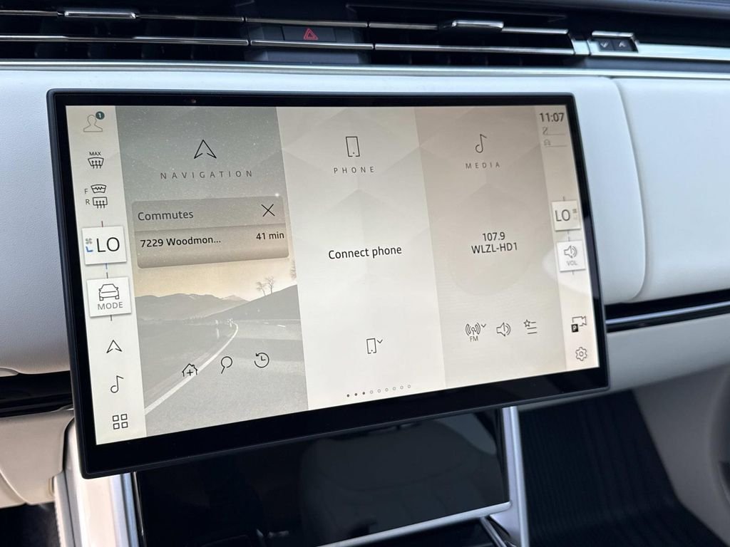 2025 Land Rover Range Rover SE - Photo 3
