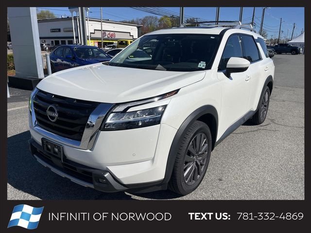2023 Nissan Pathfinder SL 4WD's photo
