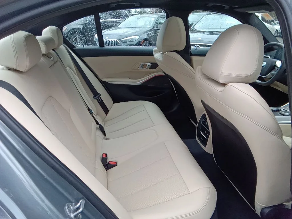 2025 BMW 3 Series 330i - Photo 22