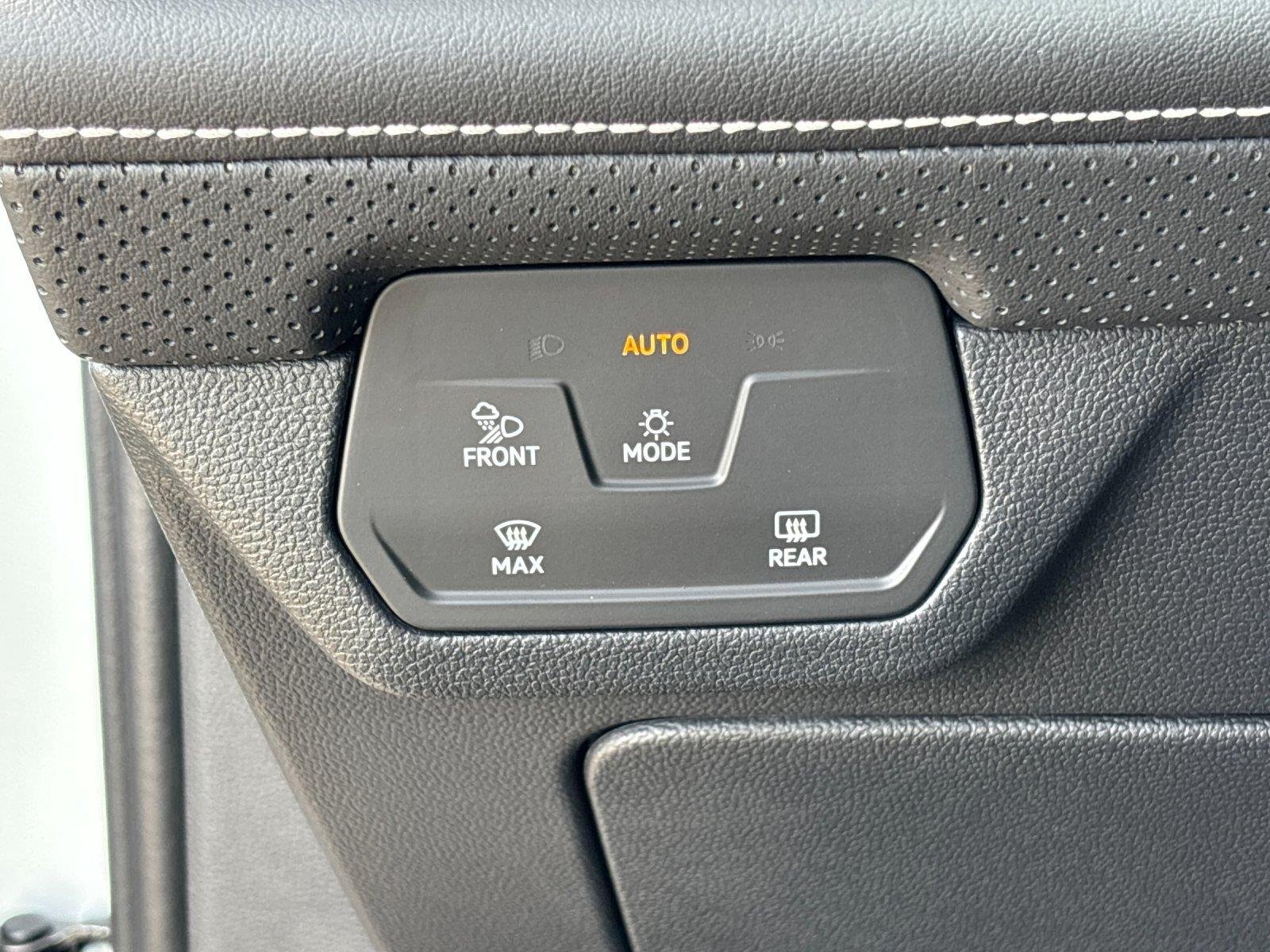 2025 Volkswagen Atlas SE w/Tech - Photo 17