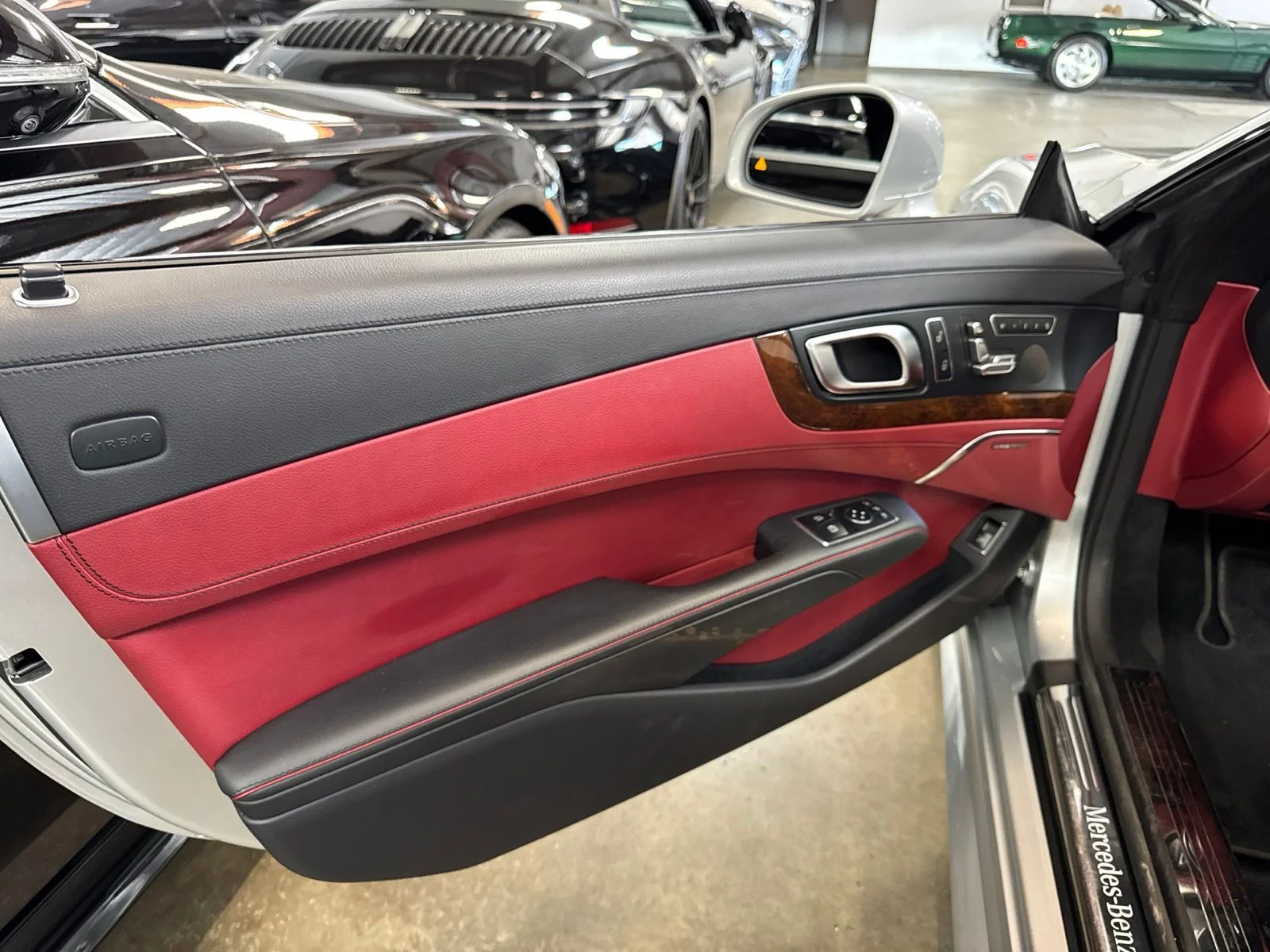 Used 2019 Silver Mercedes-Benz SL 550 image 11