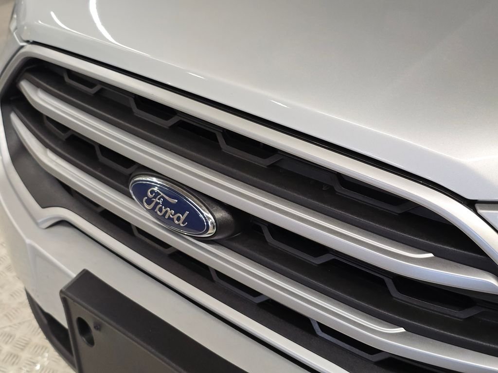 Used 2019 Silver Ford SE image 14