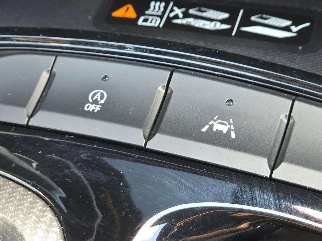 Used 2024 White Buick Avenir image 12