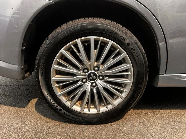 Used 2022  Mitsubishi  image 34
