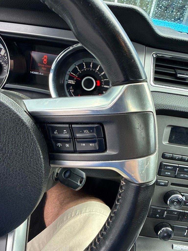 Used 2013 Blue Ford V6 Premium image 19