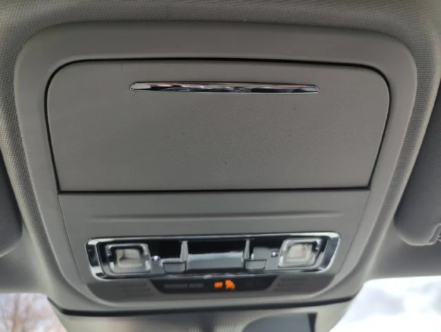 Used 2021 White Lincoln Standard image 30