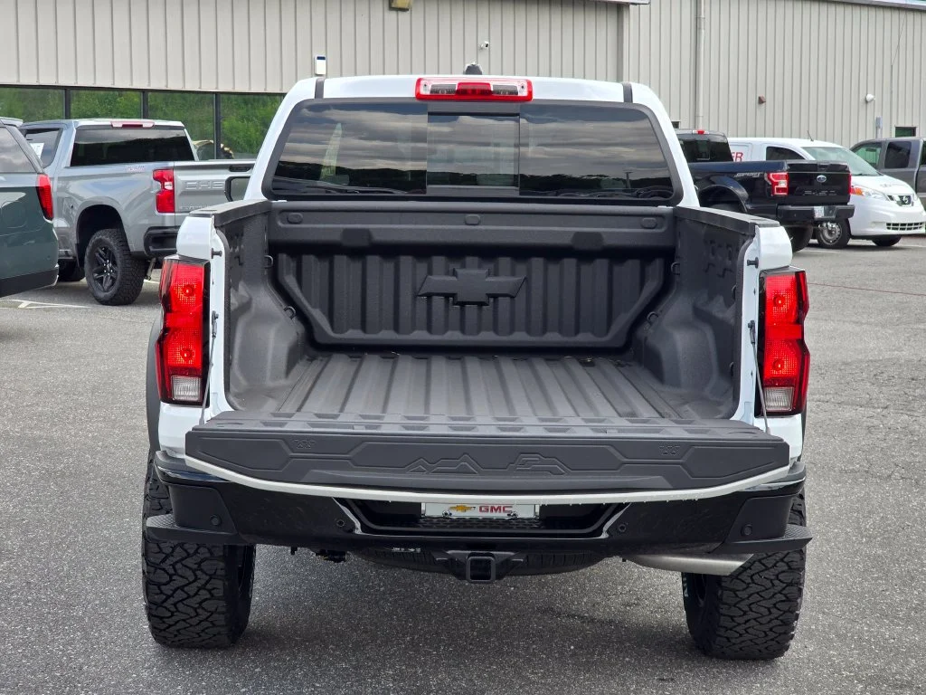 New 2026 White Chevrolet Trail Boss image 14