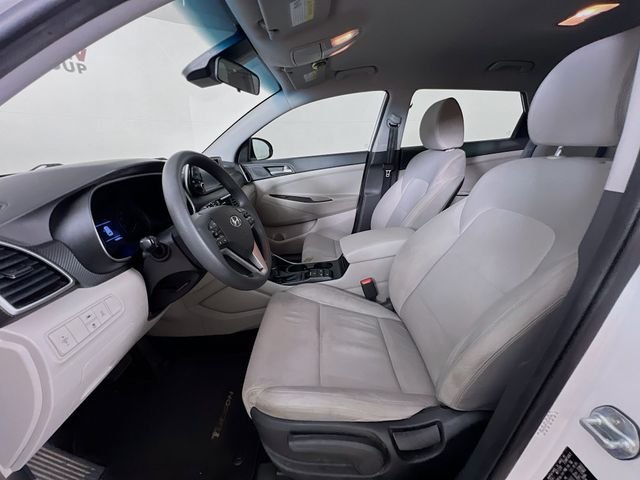 Used 2020 White Hyundai SE image 10