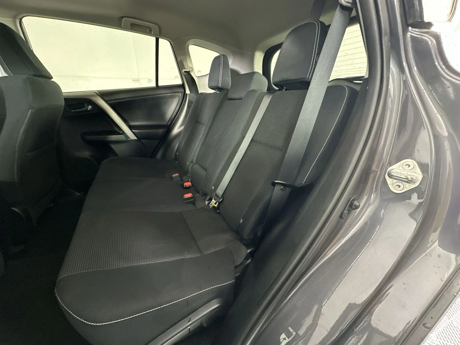 Used 2016 Gray Toyota XLE image 23