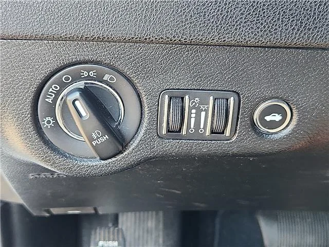 Used 2022 White Chrysler S Rear-Wheel Drive image 12