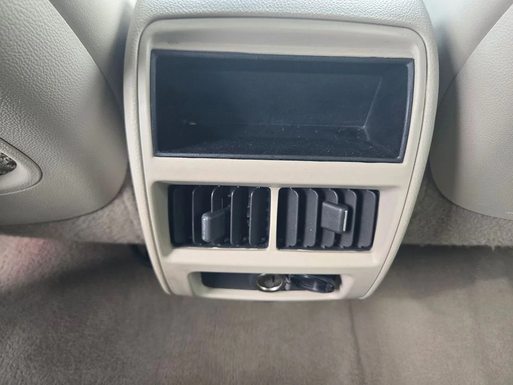 Used 2016 Platinum Ice Tricoat Cadillac Luxury image 10