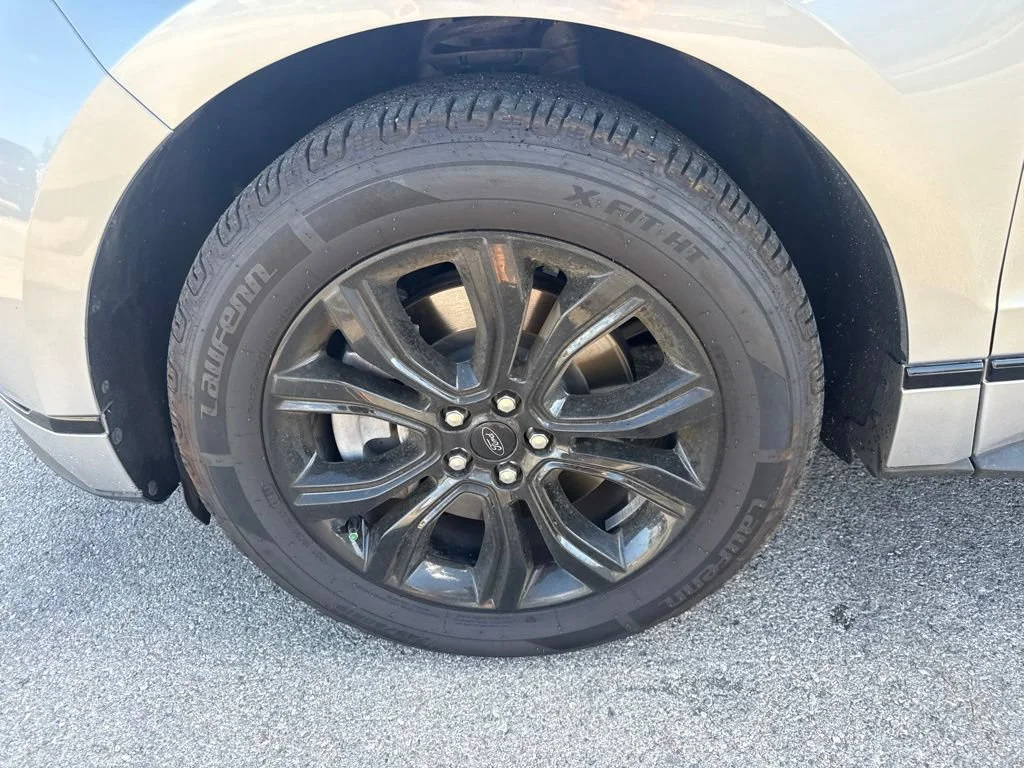 Certified Used 2022 Silver Metallic Ford SE image 14