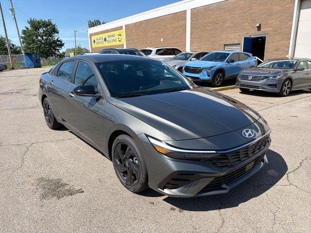 New 2026 Gray Hyundai SEL Sport Premium image 11