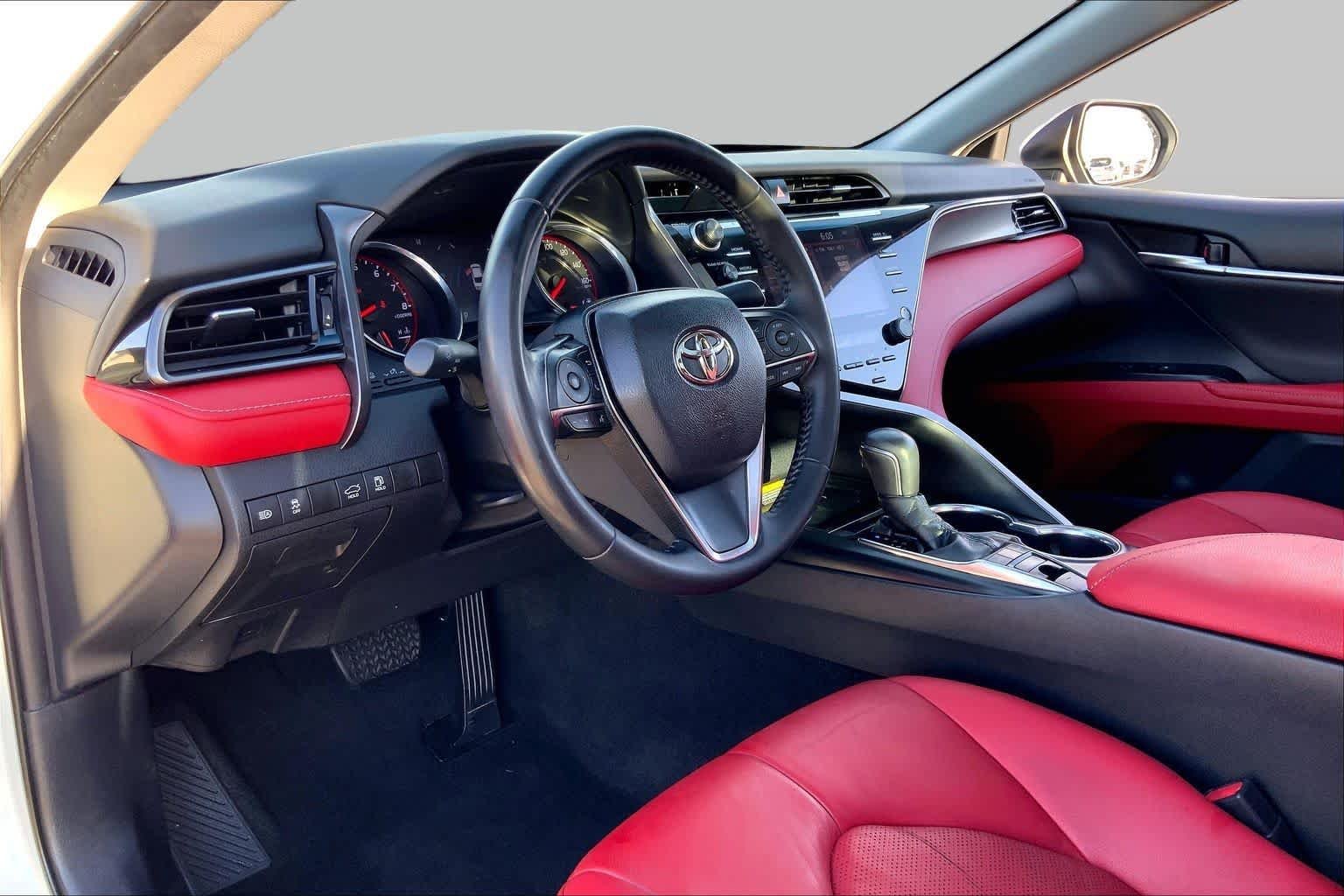 Used 2019 Wind Chill Pearl Toyota XSE image 18