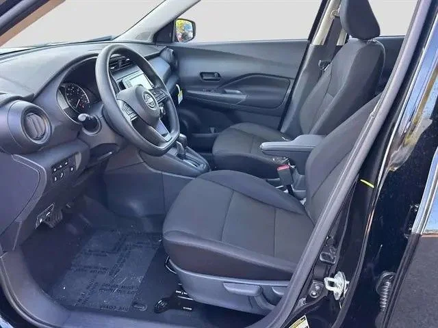 2025 Nissan KICKS PLAY Base - Photo 8