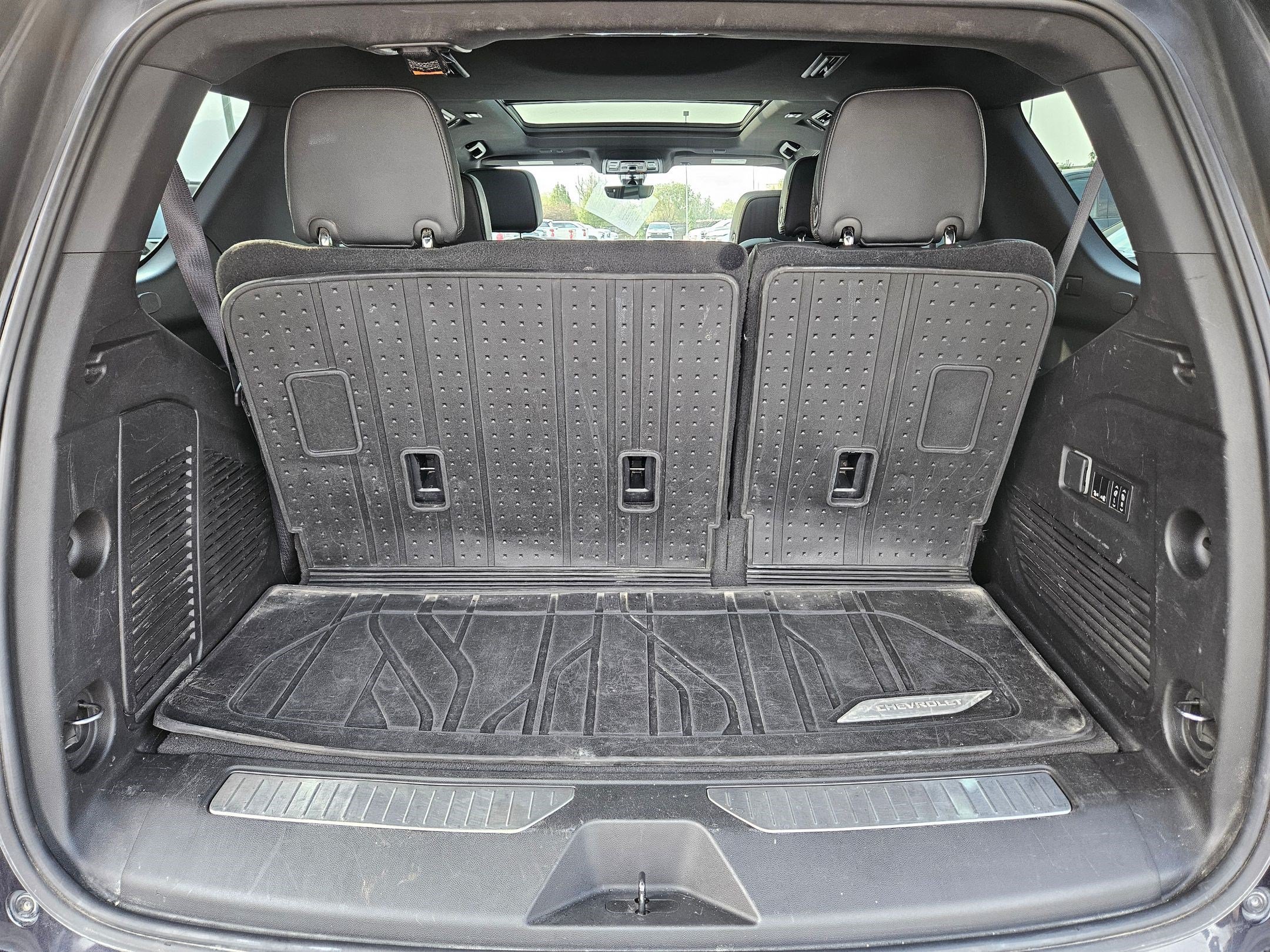 Used 2022 Dark Ash Metallic Chevrolet High Country image 30