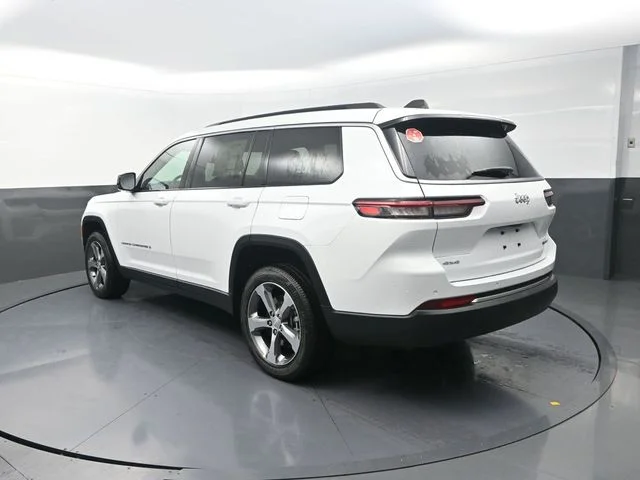 New 2026 Bright White Clear-Coat Exterior Paint Jeep Limited image 7