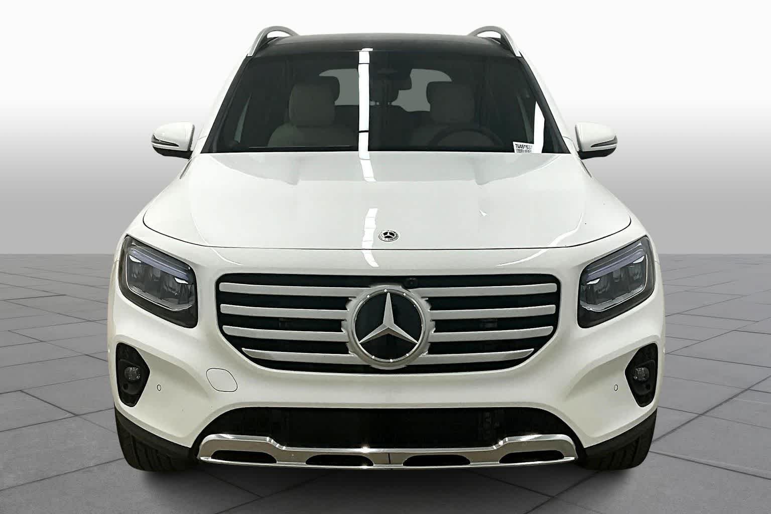 New 2026 Polar White Mercedes-Benz GLB 250 image 3