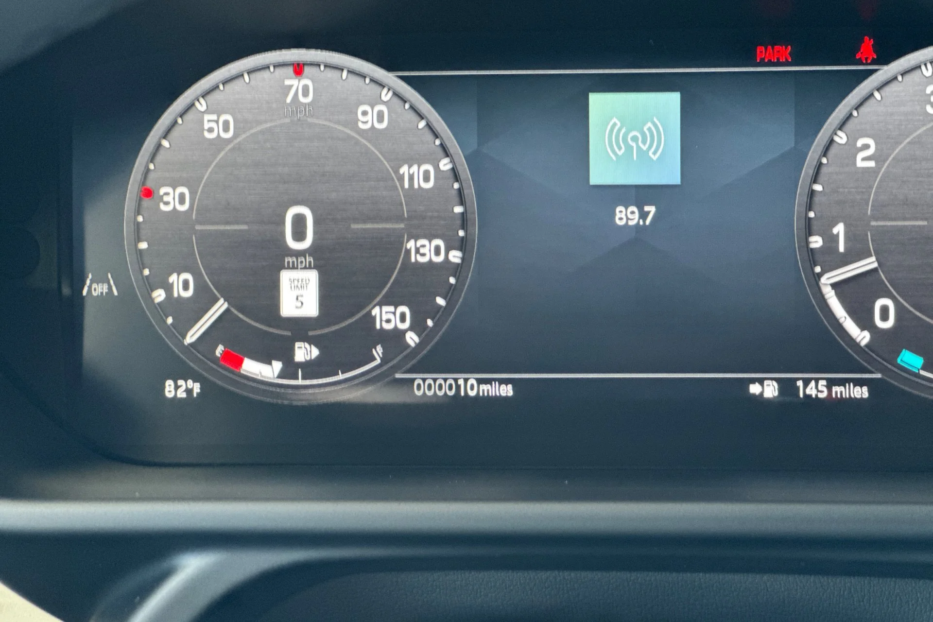 New 2026 Fuji White Land Rover X-Dynamic SE image 28