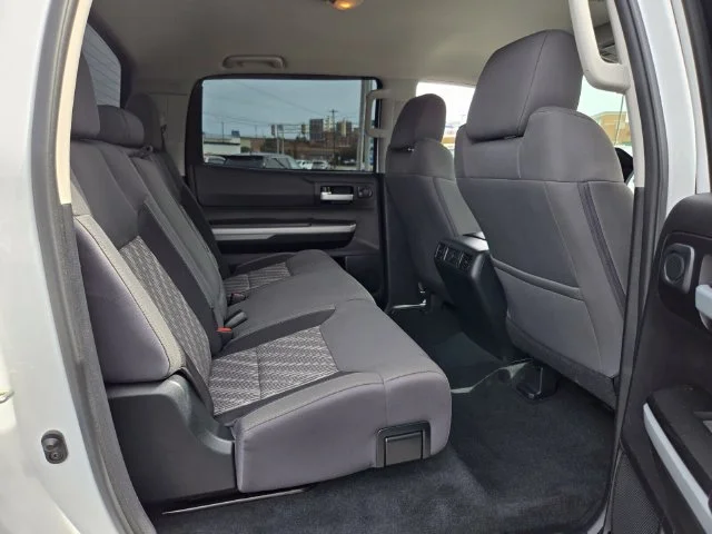 Used 2020 White Toyota SR5 image 19