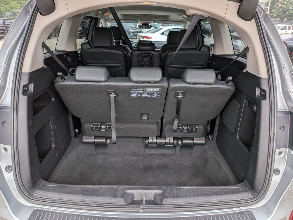 Used 2025 Silver Honda EX-L image 30