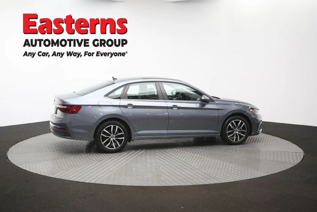 Used 2025 Gray Volkswagen 1.5T SE image 42