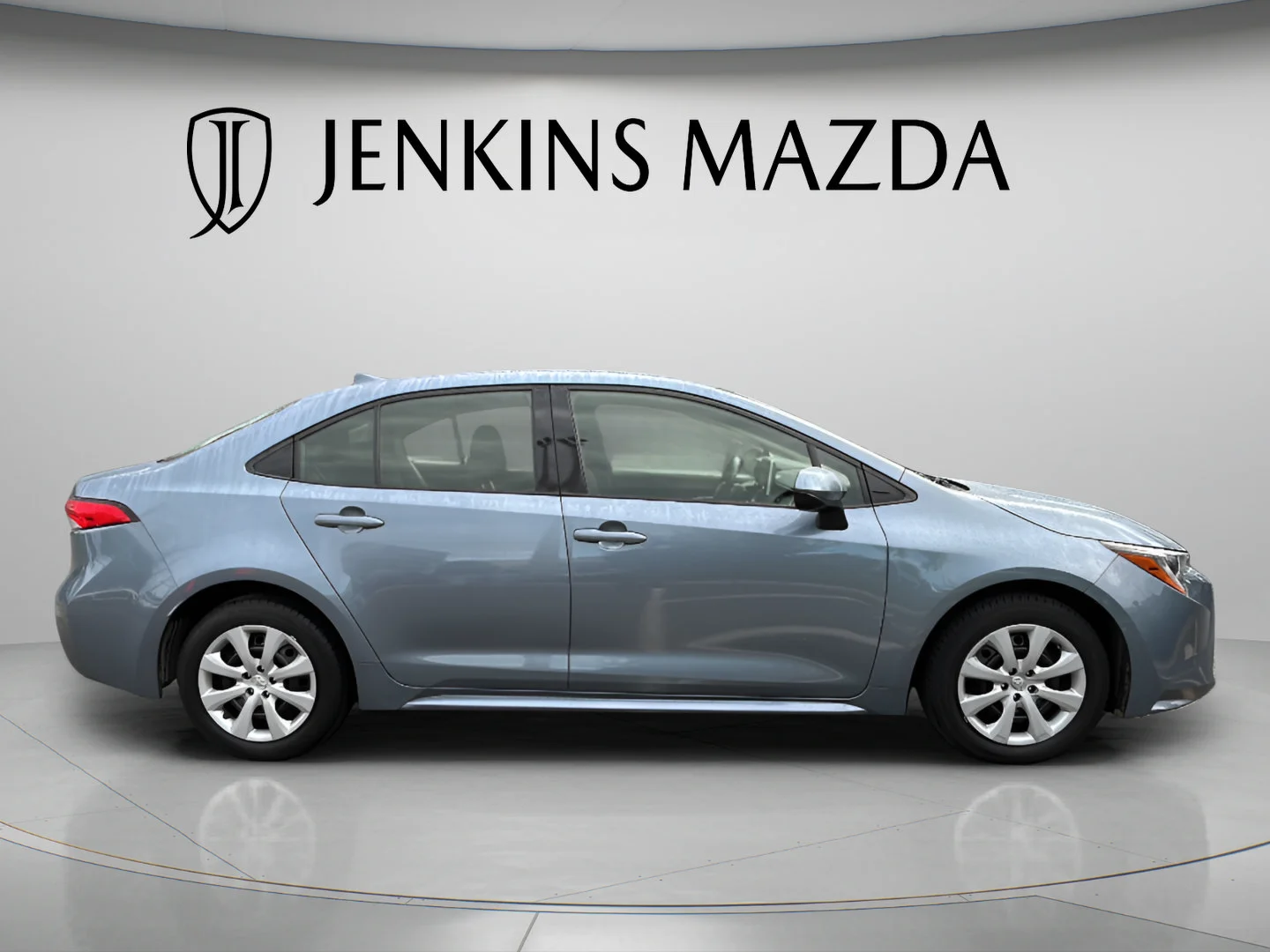 Used 2021 Celestite Toyota LE image 3