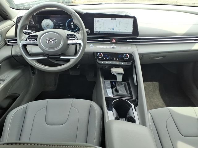 Used 2023  Hyundai SEL image 12