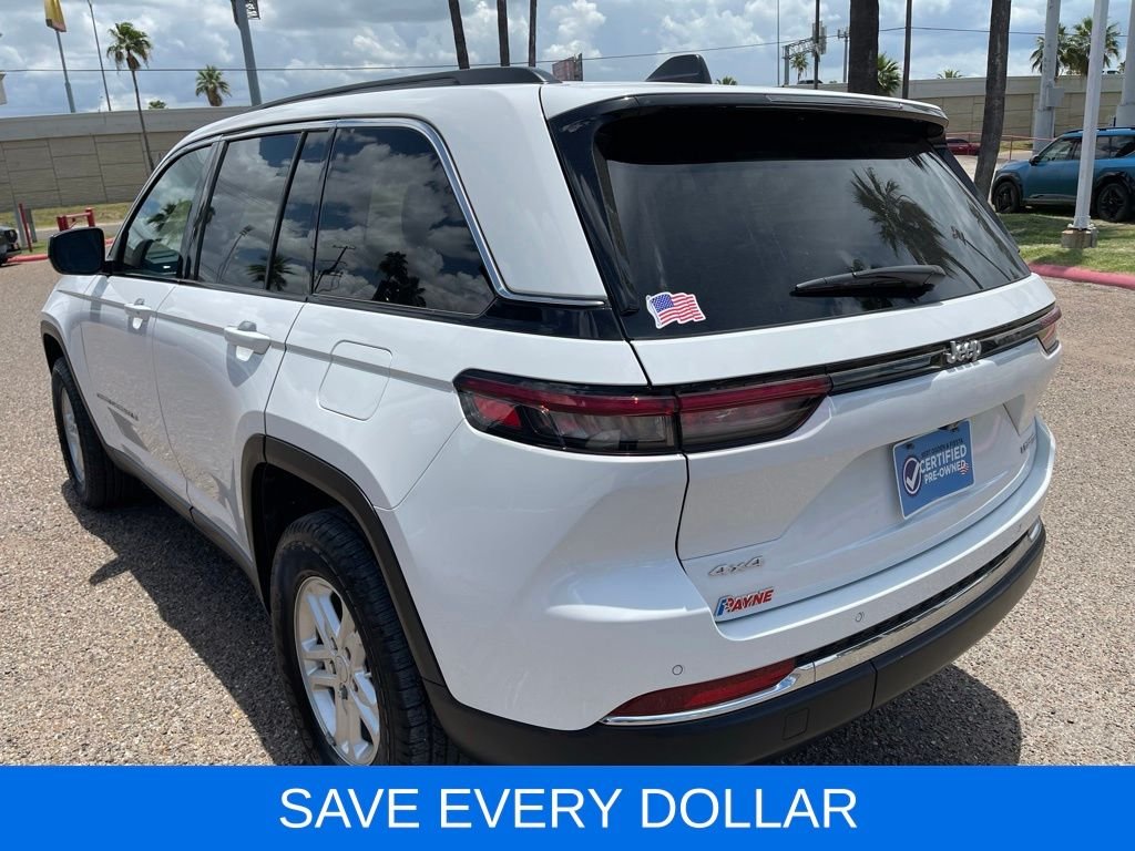 Used 2025 White Jeep Laredo image 4