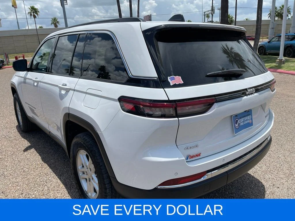 Used 2025 White Jeep Laredo image 4