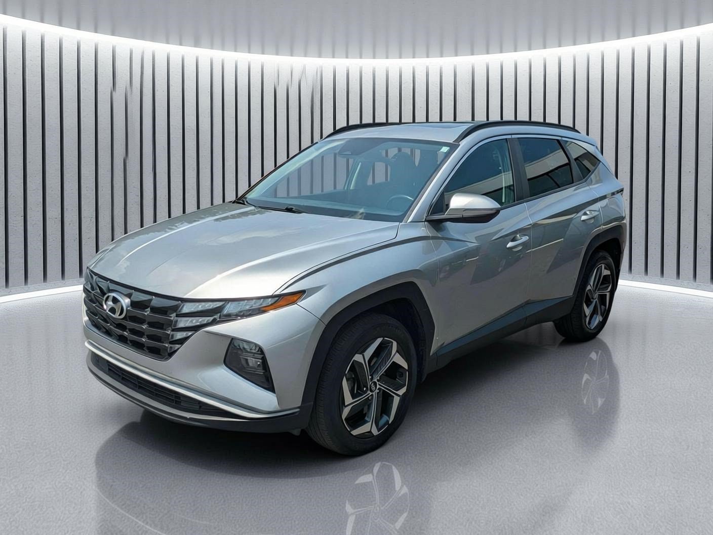 Used 2023 Shimmering Silver Hyundai SEL image 11