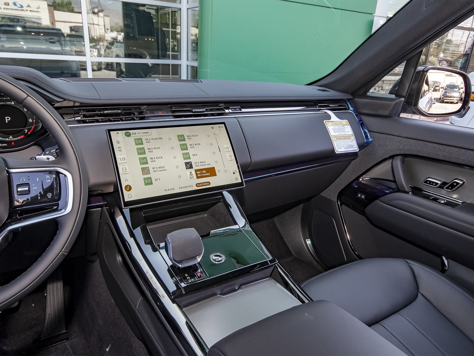 New 2026 Borasco Grey Land Rover SE image 29