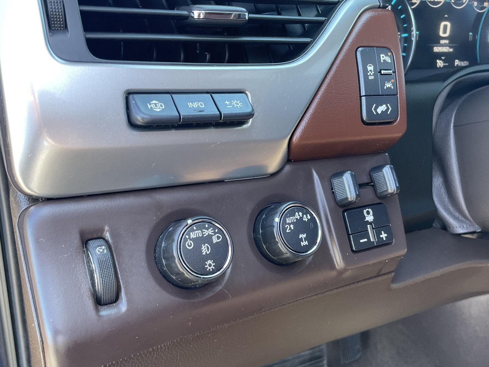 2017 Chevrolet Tahoe Premier - Photo 28