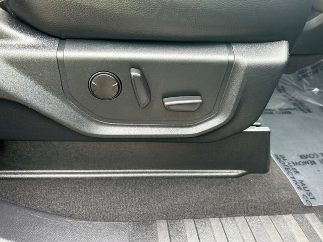 Used 2020 Black Metallic Ford Lariat image 14