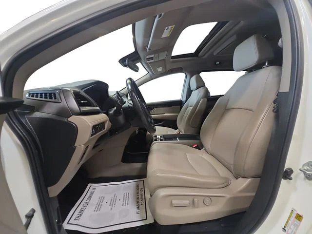 Used 2018 White Honda EX-L image 9