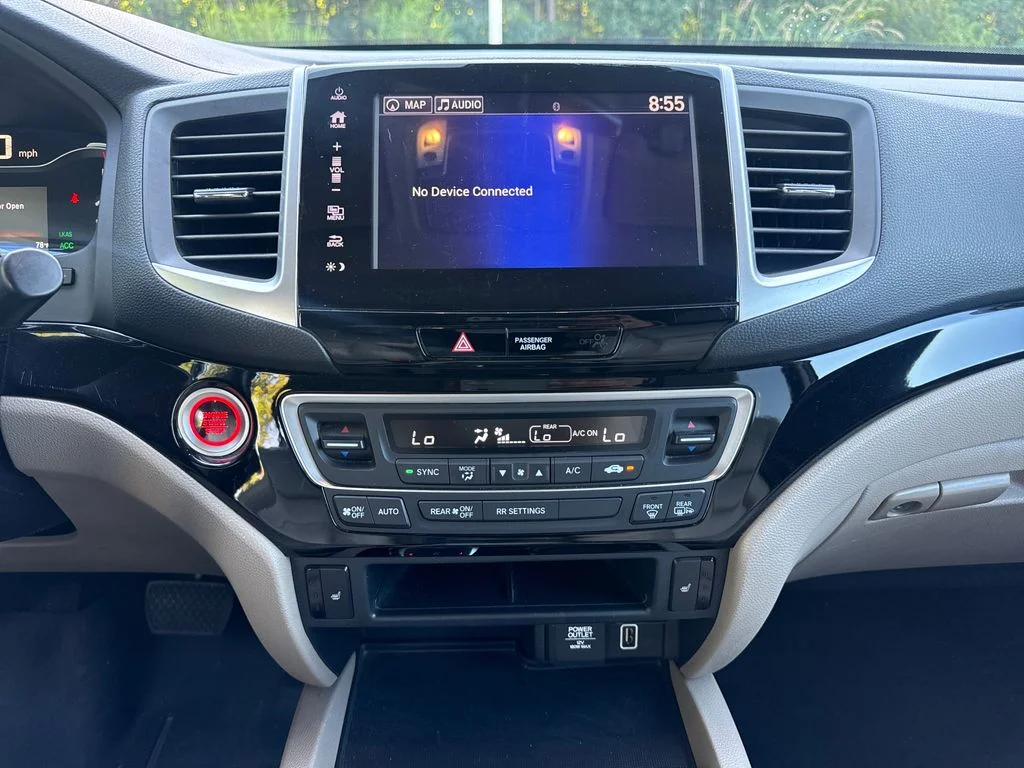 Certified Used 2020 Platinum White Pearl Honda RTL-E image 18