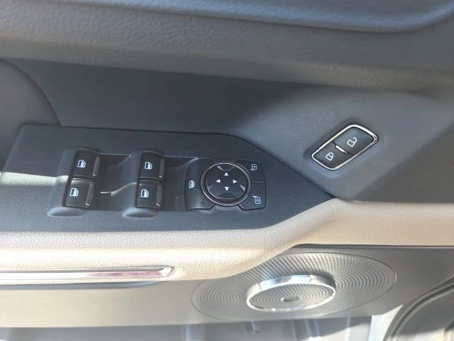 Used 2023 Oxford White Ford XLT image 11