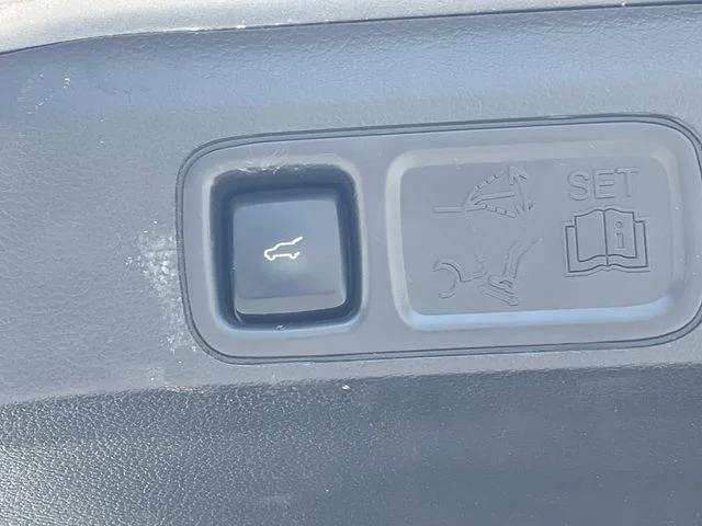 Used 2023 Silver Ford Limited image 9