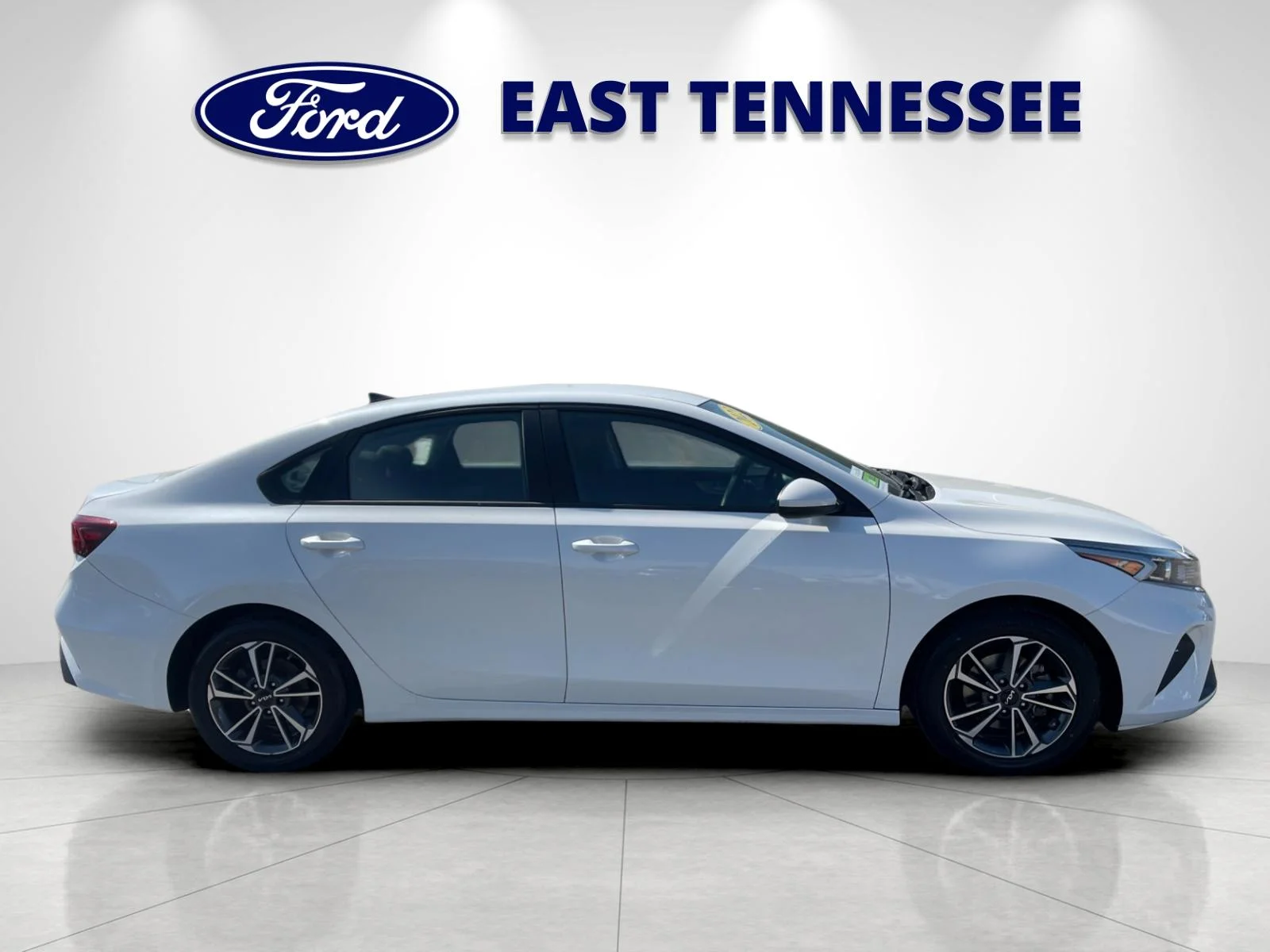 Used 2023 White Kia LXS image 2
