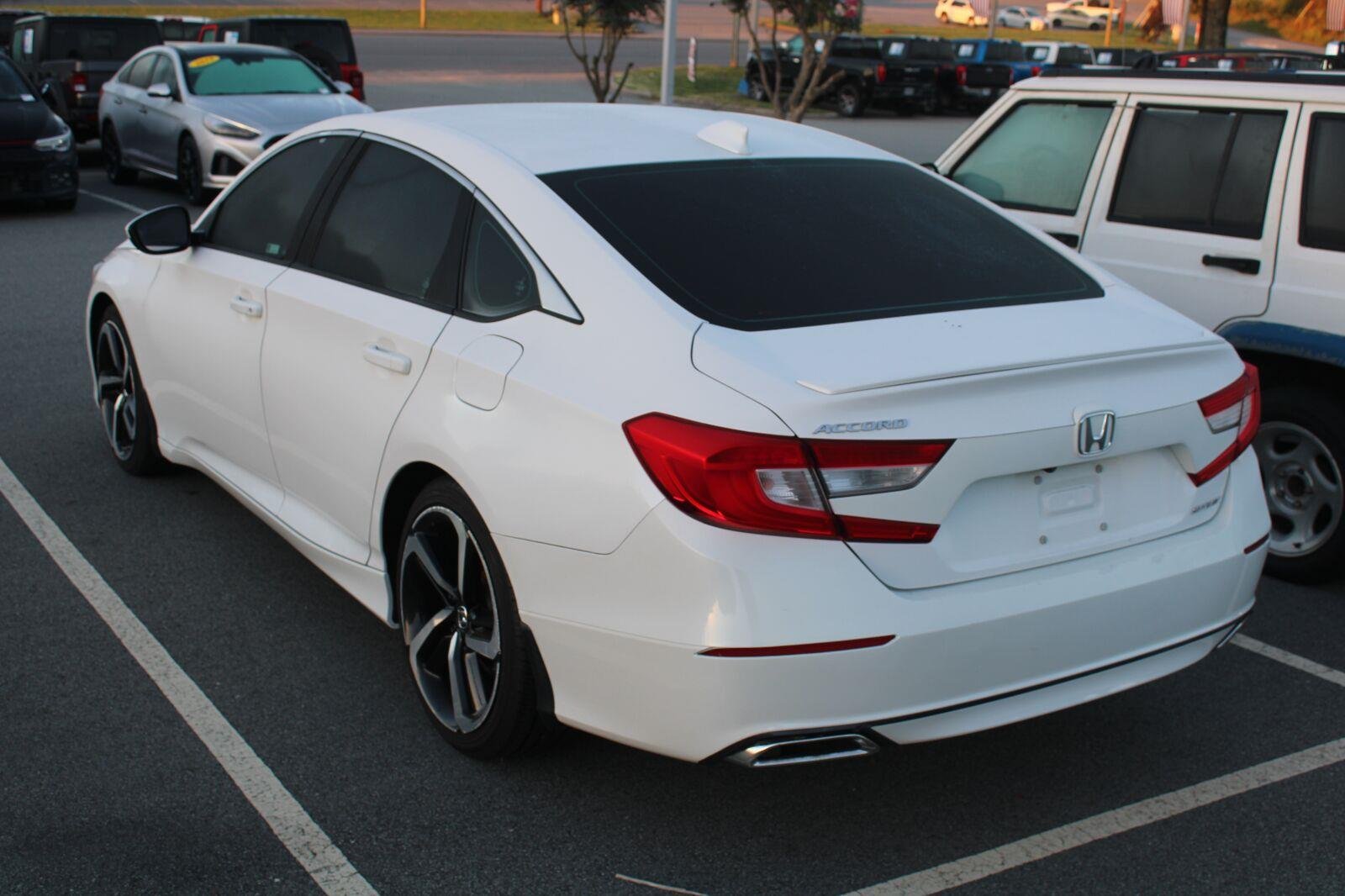 Used 2020 Platinum White Pearl Honda Sport image 6