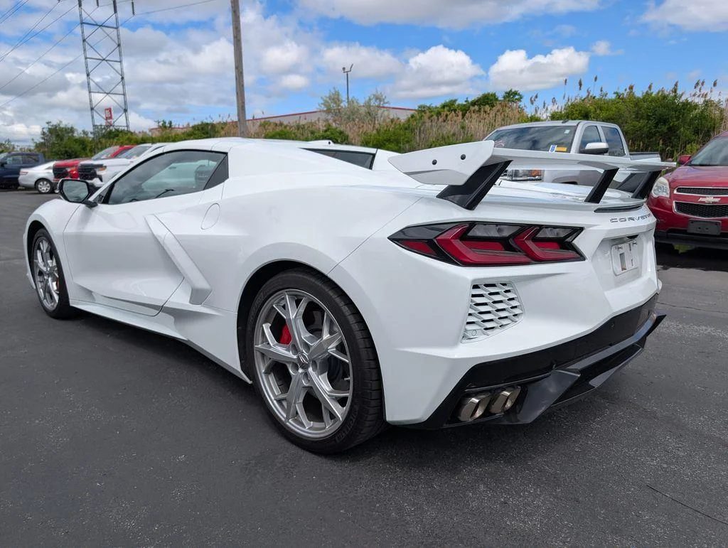 Used 2023 Arctic White Chevrolet 3LT image 7