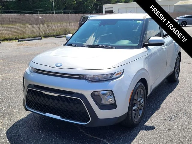 Used 2021 Silver Kia S image 6