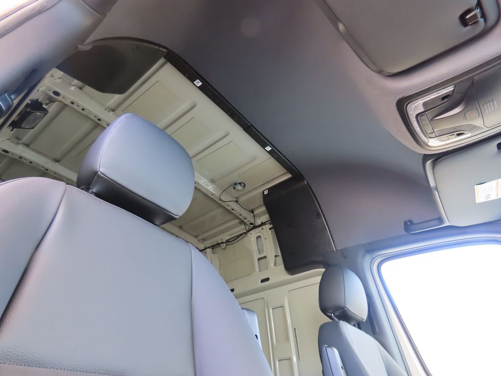 New 2026  Mercedes-Benz Cargo 144 WB image 20