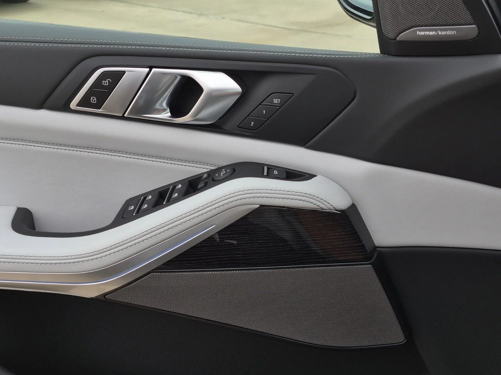 2026 BMW X5 50e - Photo 27