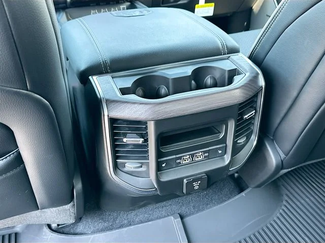 2026 RAM 1500 Laramie - Photo 18