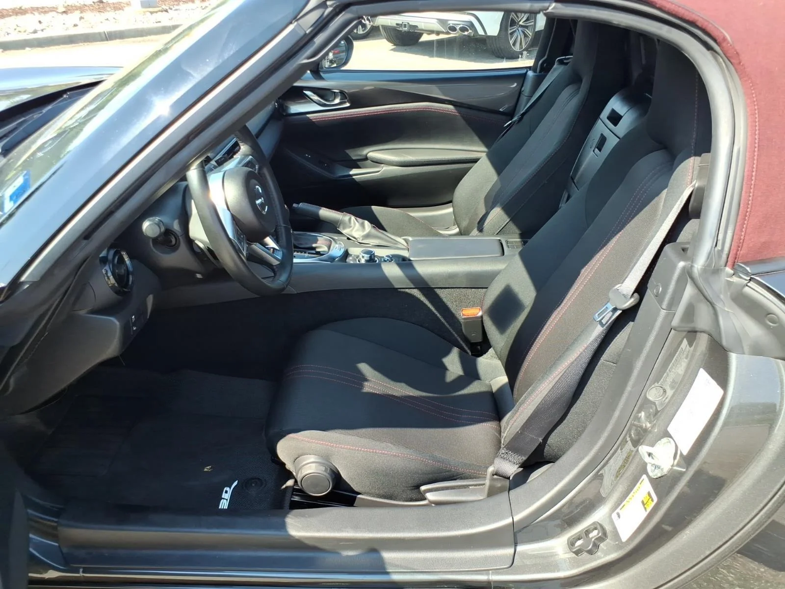 Used 2018 Machine Gray Mazda Club image 12