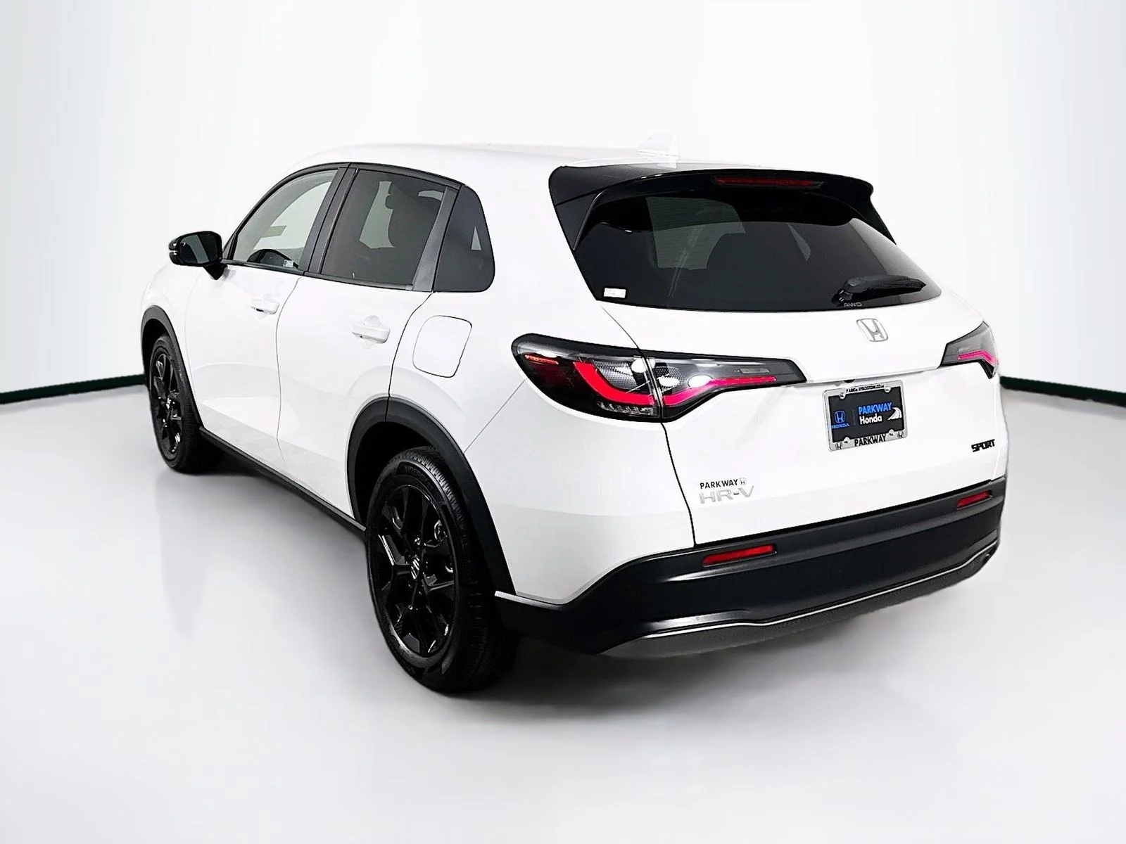 Used 2024  Honda Sport image 5