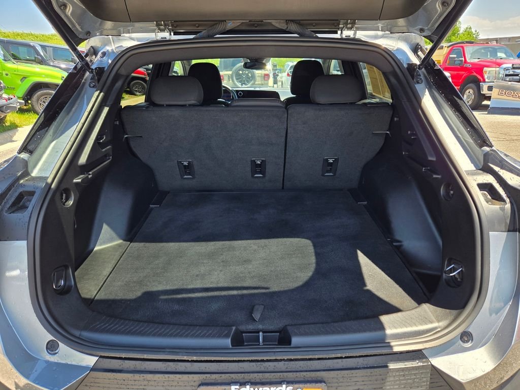 Used 2025 Gray Chevrolet LT image 26