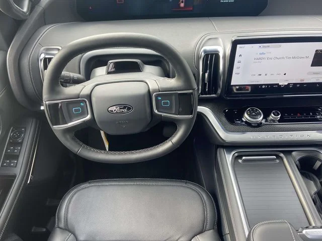 New 2026 Space Silver Metallic Ford Platinum image 9